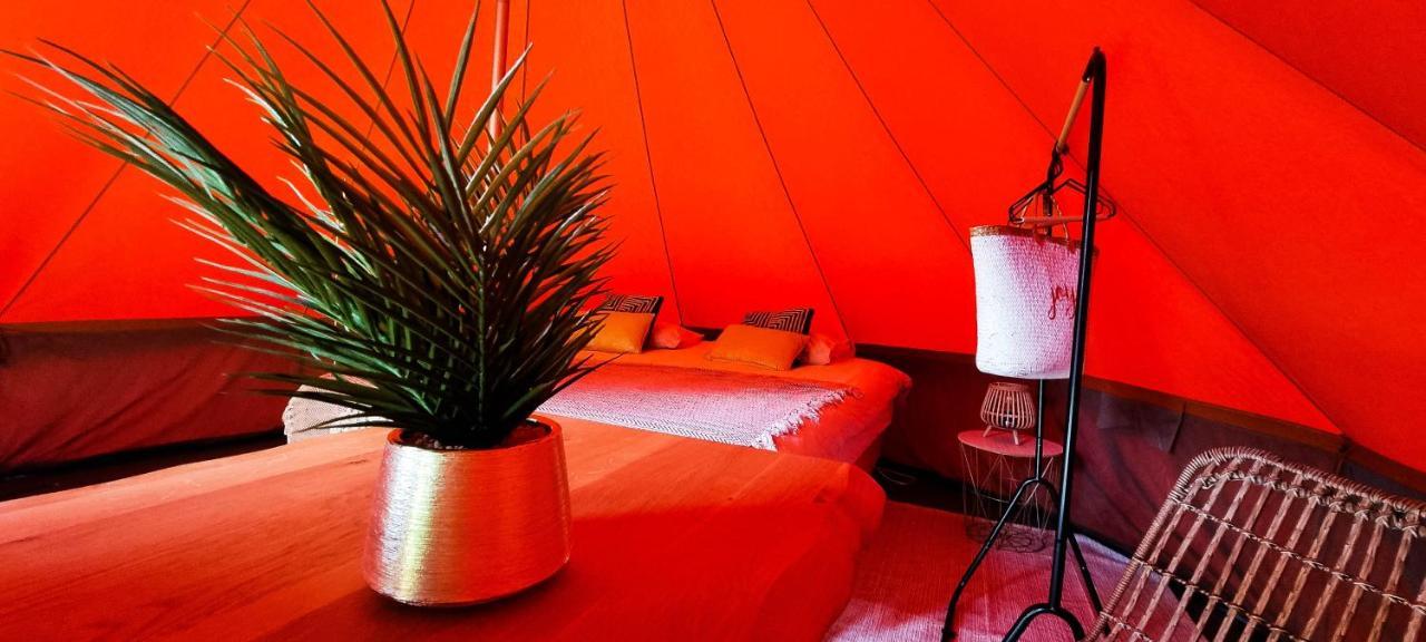 Готель Fiertelmeers Boutique Glamping Ронсе Екстер'єр фото
